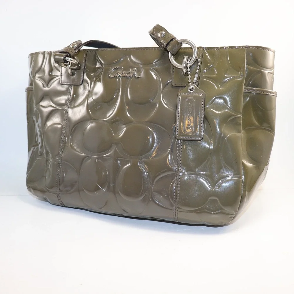 Coach Gallery Tote Olive Green Patent‎ Leather GUC